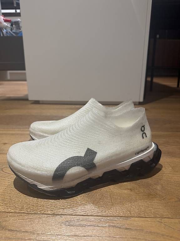 Herrenschuhe: On LightSpray Cloudmonster 3 Hyper – Gebraucht aus Küsnacht ZH von Dixon