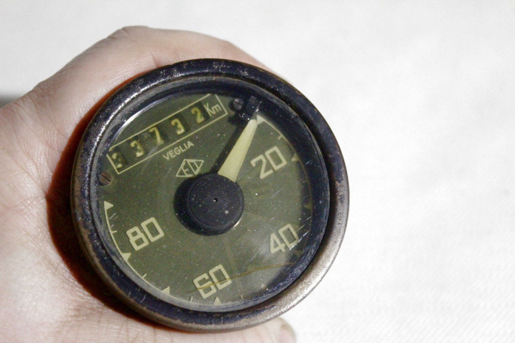 Tutti pezzi di ricambio auto: Vintage VEGLIA Tourenzähler oder Tachometer – Difettoso da Bern venduto da Vitaneuf 1