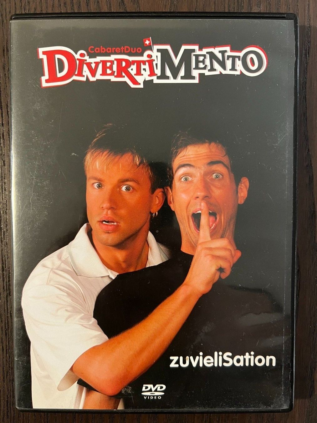 Tutti i DVDs: Divertimento zuvieliSation – Usato da Zürich venduto da FilmFreunde