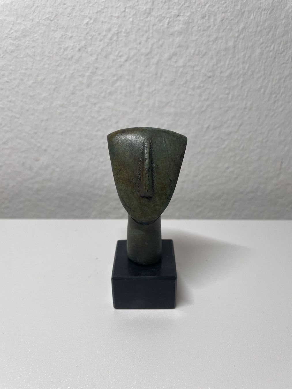 Sculture & Statue: Bronze Cycladic idol on marble base from Greece – Nuovo (secondo la descrizione) da Zürich venduto da my.greekholiday