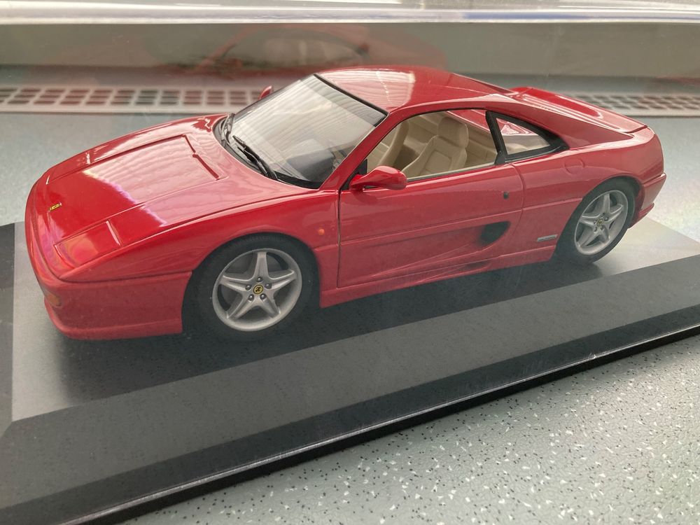 UT-Models 1:18 Ferrari F355 GTS Rouge UT Models 22111 modèle voiture
