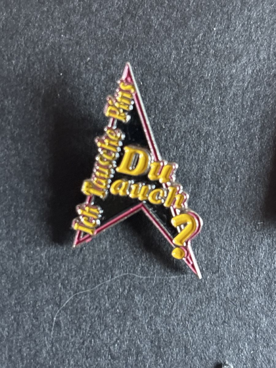 Plaketten & Abzeichen: Pin ich tausche pins – Gebraucht aus Lützelflüh-Goldbach von NicoleL.