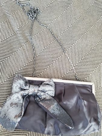 Elegante Satin Clutch Grau mit Schleife | Abendtasche  