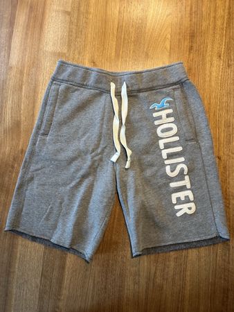 Hollister Shorts grau