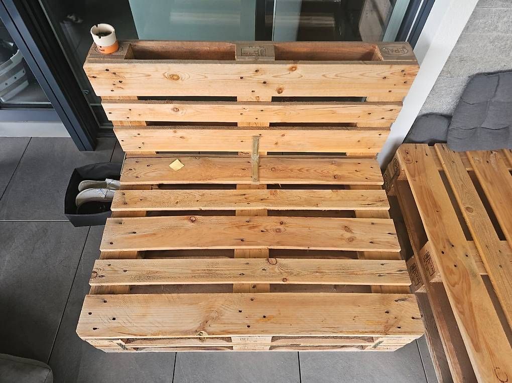 Sofas: Palette divanetto – Gebraucht aus Cadempino von Ciciuz 3