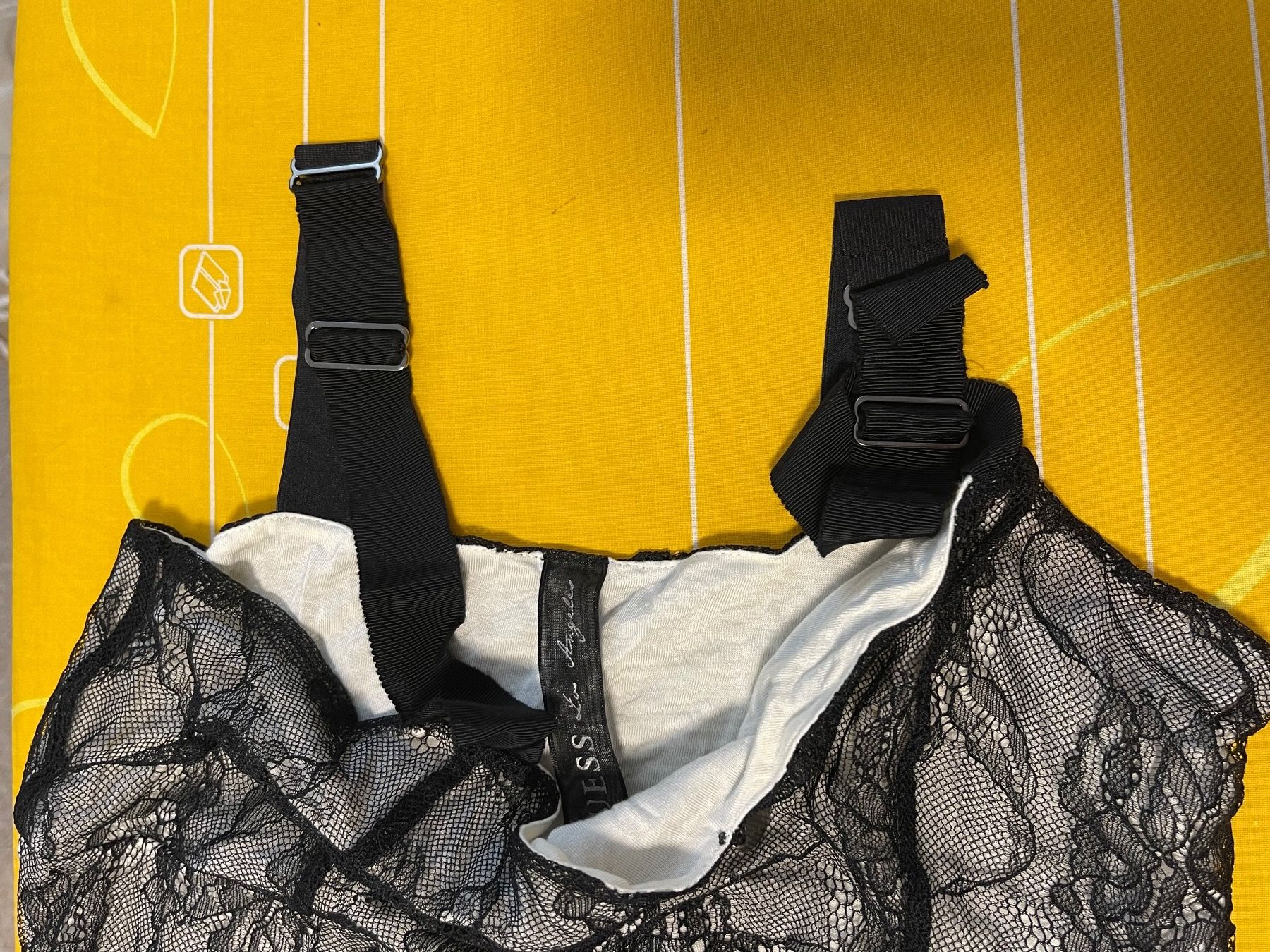 Vestiti: Guess Kleid – Usato da Ueberstorf venduto da ojas23 9
