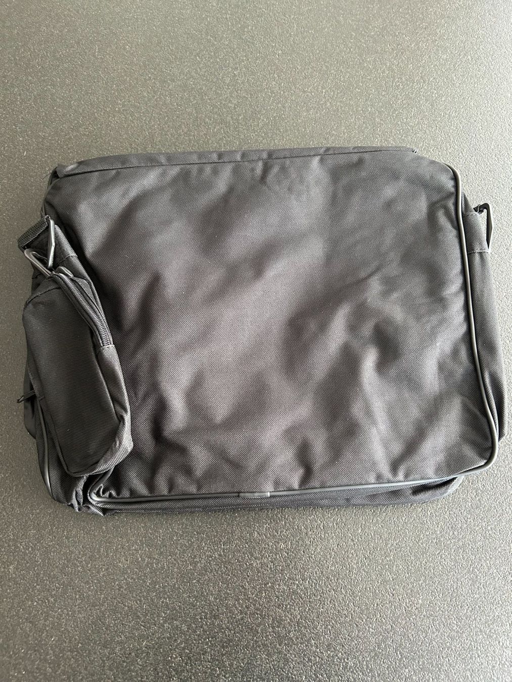 Borse: Tasche /Laptoptasche/Umhängetasche – Nuovo e nell'imballaggio originale da Root venduto da Mpcshop 1