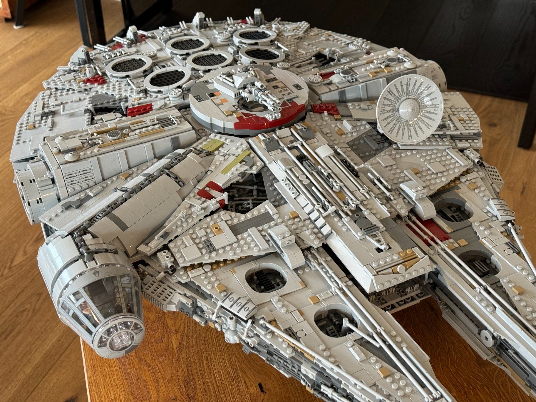 Lego Baukästen: Lego Millennium Falcon UCS 75192 – Gebraucht aus Kreuzlingen von  4