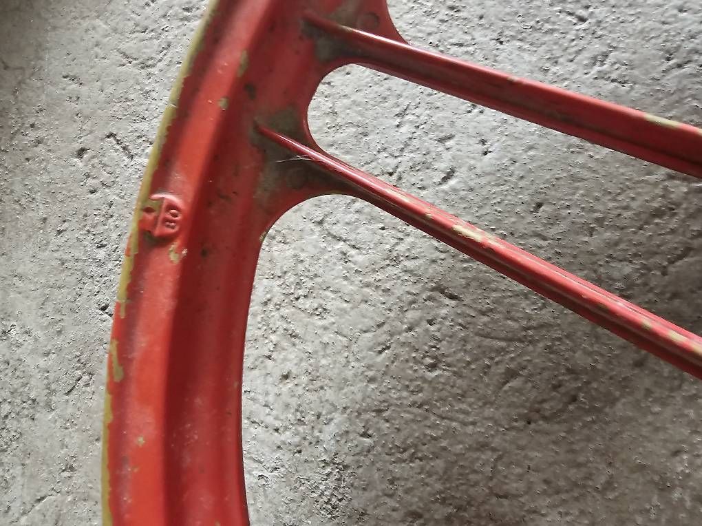 Cerchioni: Mofa Felge Rot – Usato da Muhen venduto da Gsell4 3