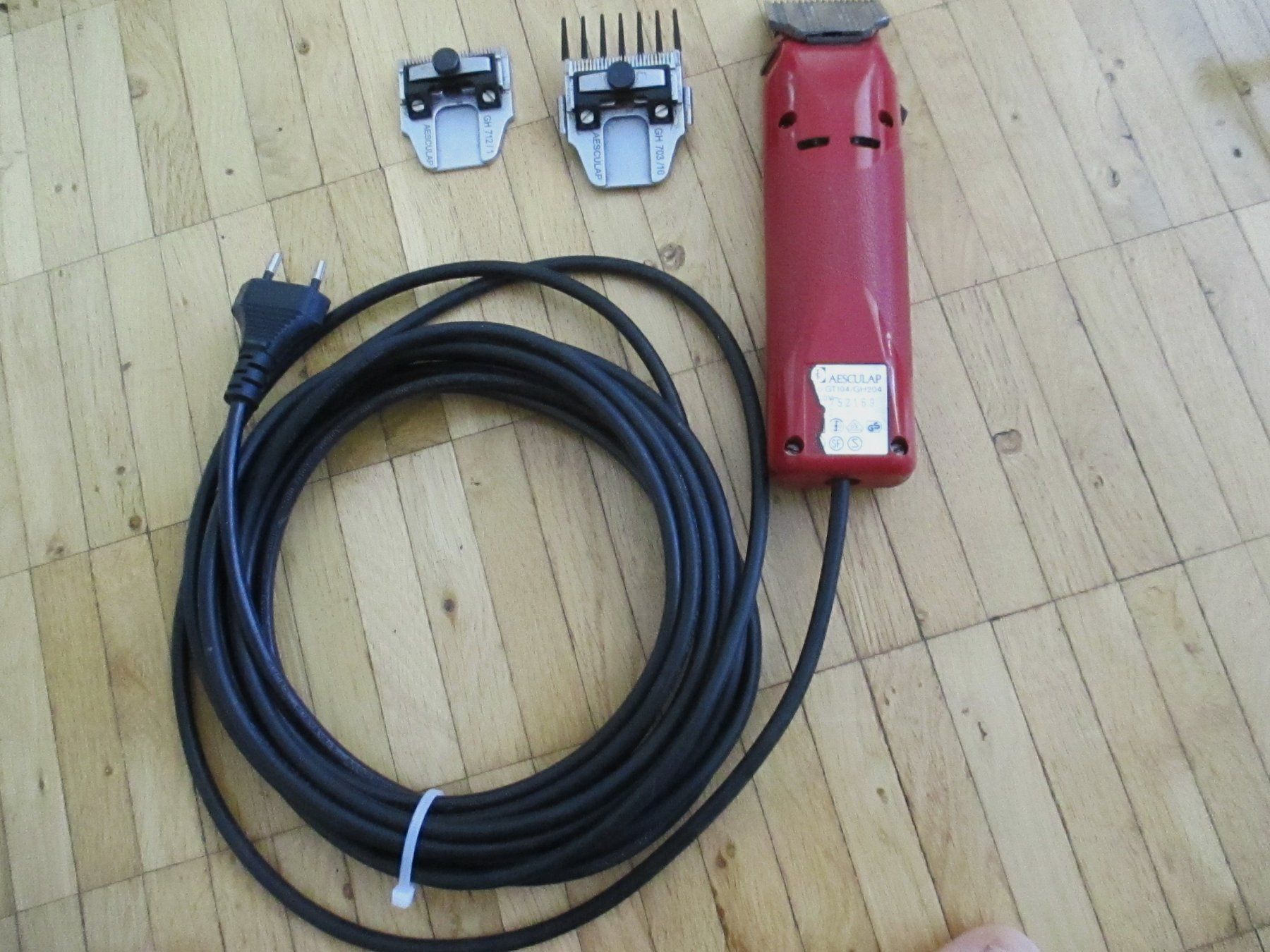 Pflegeprodukte & Putzartikel: Aesculap Schermaschine GT104/GH204 – Gebraucht aus zürich von Haluk1 2