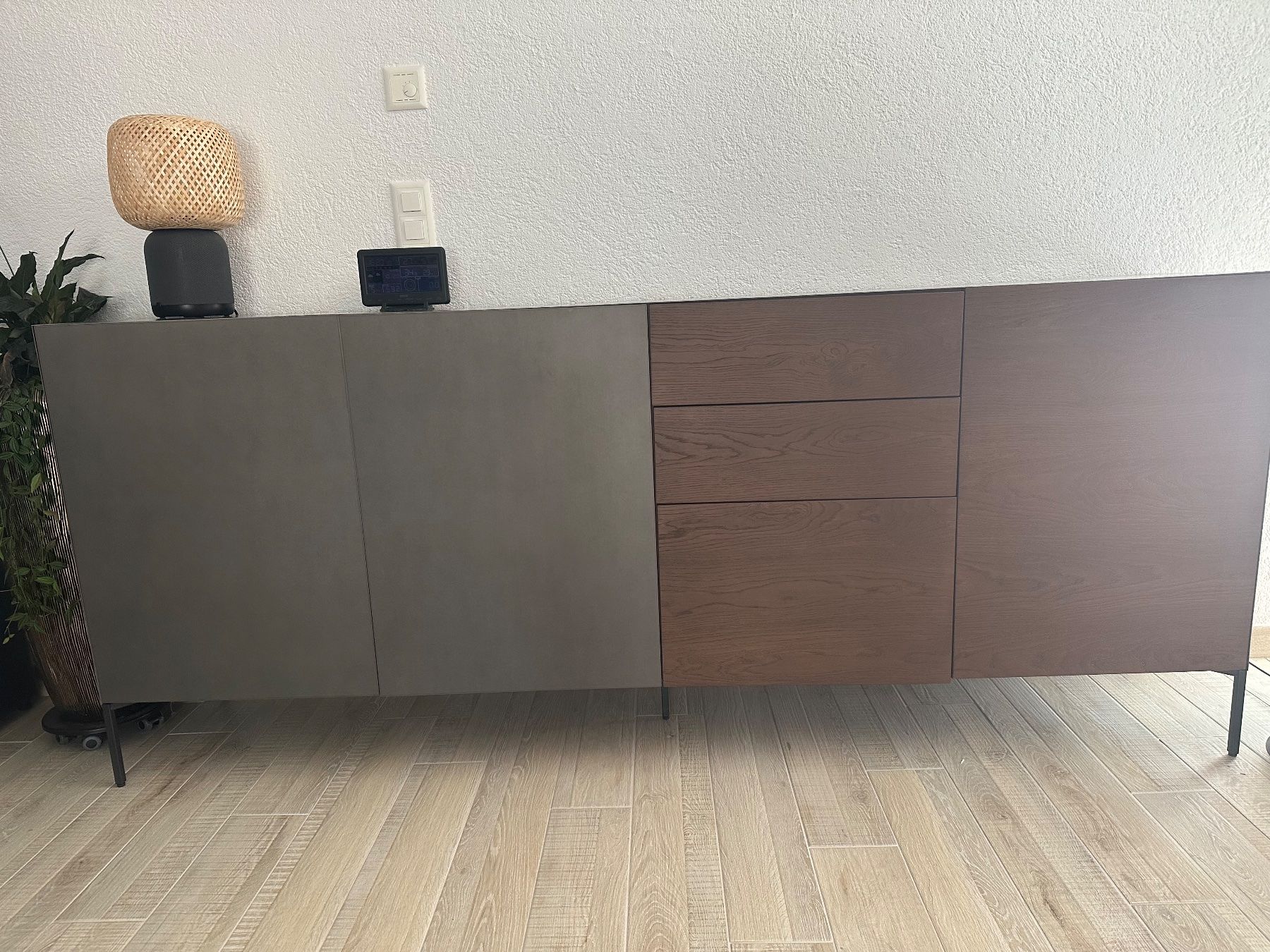 Pfister Set de table et chaises: Table et sideboard – D'occasion à Gampelen par Gflocon 2