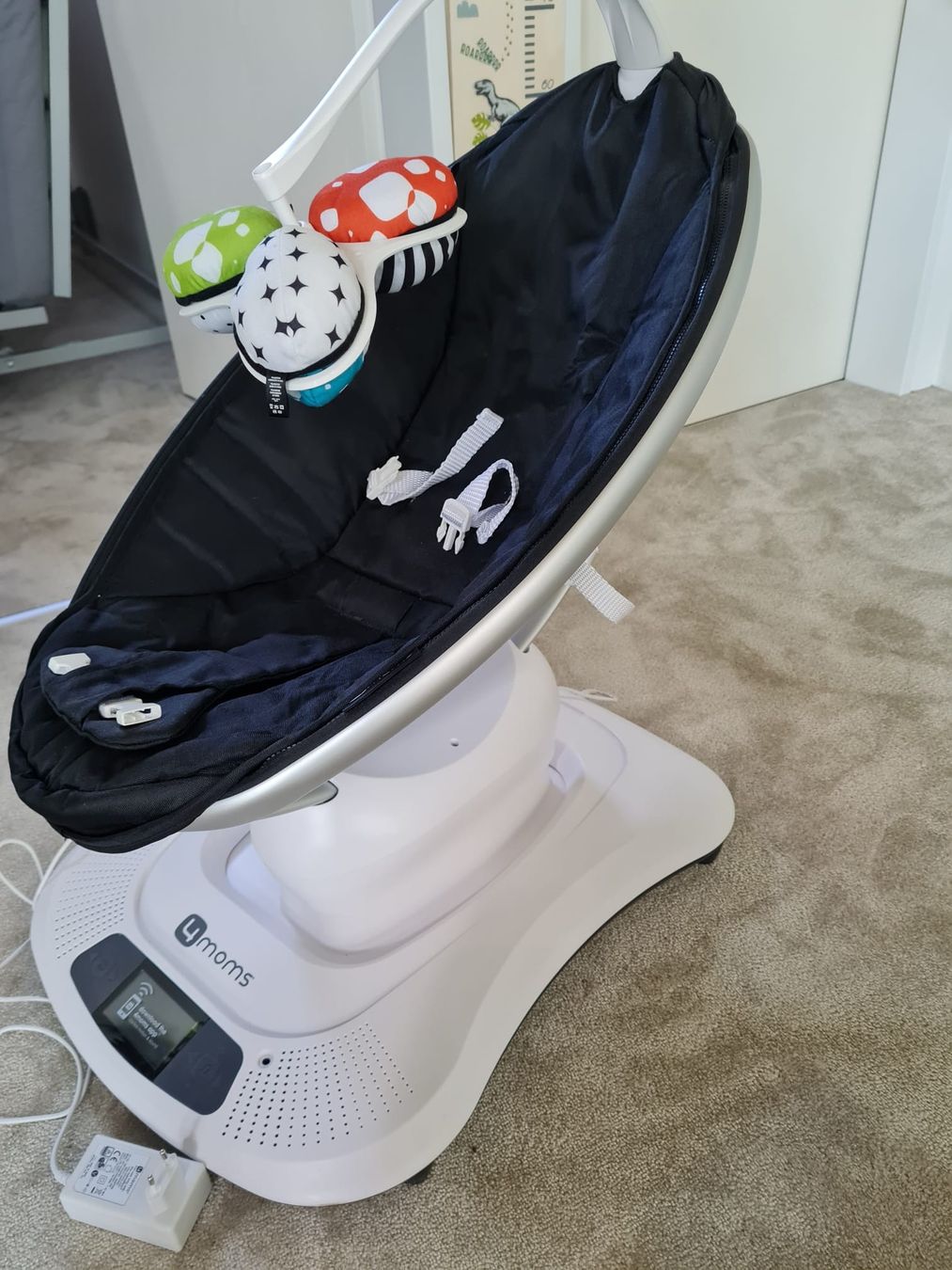 4moms Sdraiette & Sdraiette a dondolo: 4moms MamaRoo Babyschaukel mit Musik – Usato da Lengnau AG venduto da monopol 7