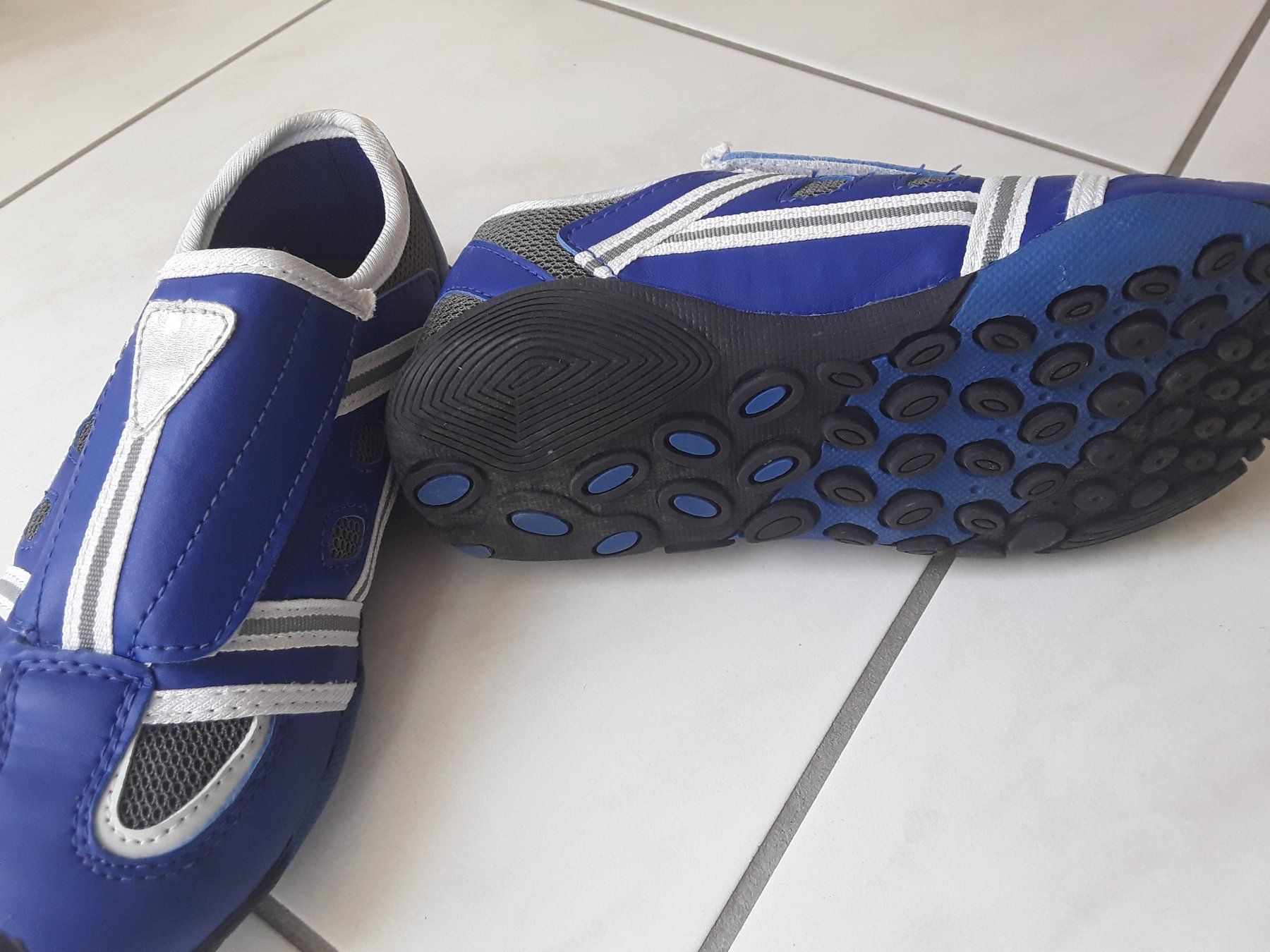 Herrenschuhe: NEUE Aqua/ .Badeschuhe Grösse 33 – Neu (gemäss Beschreibung) aus Heimberg von Samprof 3