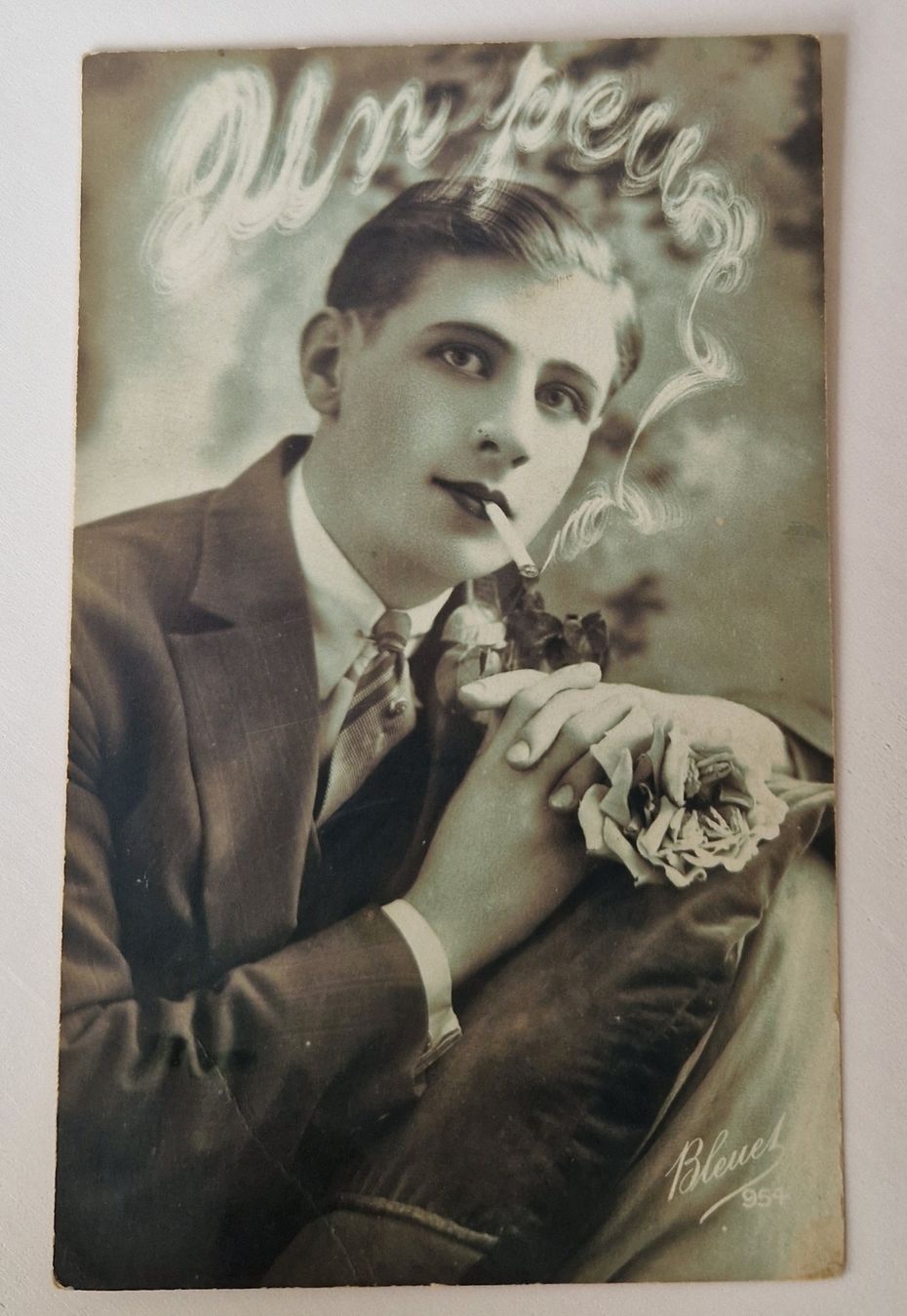 Ansichtskarten: Un peu.... junger Mann mit rsuchender Zigarette 1928 – Gebraucht aus Ebikon von Donar50