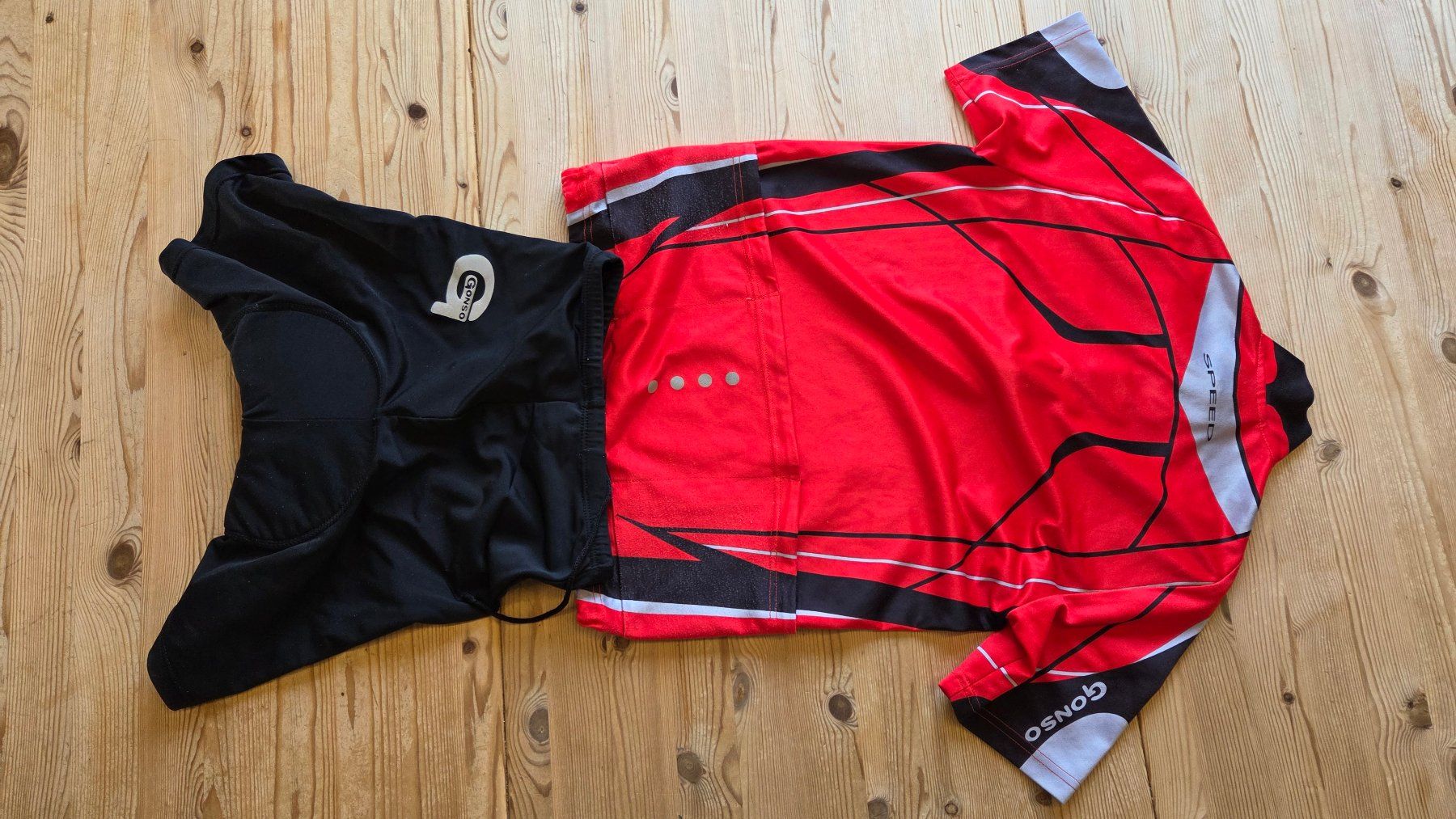 Trainer, Turnhosen & -trikots: Velodress Kinder – Gebraucht aus Pontresina von Daniel1984 1