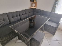 Garten Sitzgruppe Polyrattan grau mit Tisch und Hocker