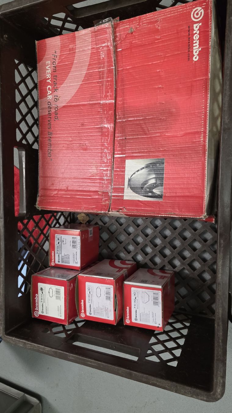 Brembo Tutti pezzi di ricambio auto: Brembo Bremsbeläge und Bremsscheiben – Nuovo e nell'imballaggio originale da Winterthur venduto da bianca_nieves