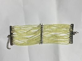 Damenarmband mit kleinen Glasperlen, filigran verarbeitet 