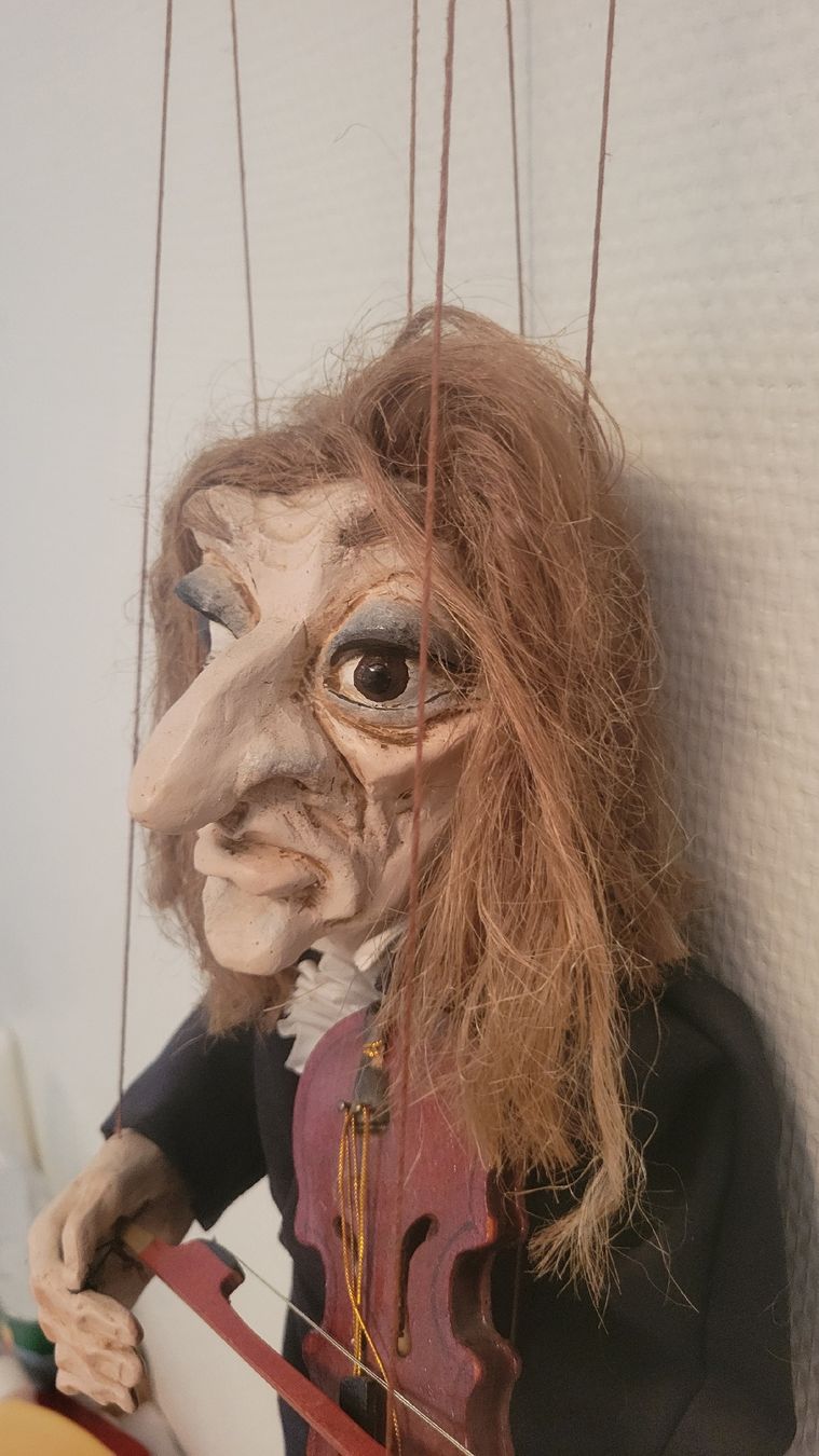 Statuette: Handgefertigte Marionette - der Geiger – Nuovo (secondo la descrizione) da Honau venduto da p.dubach 1