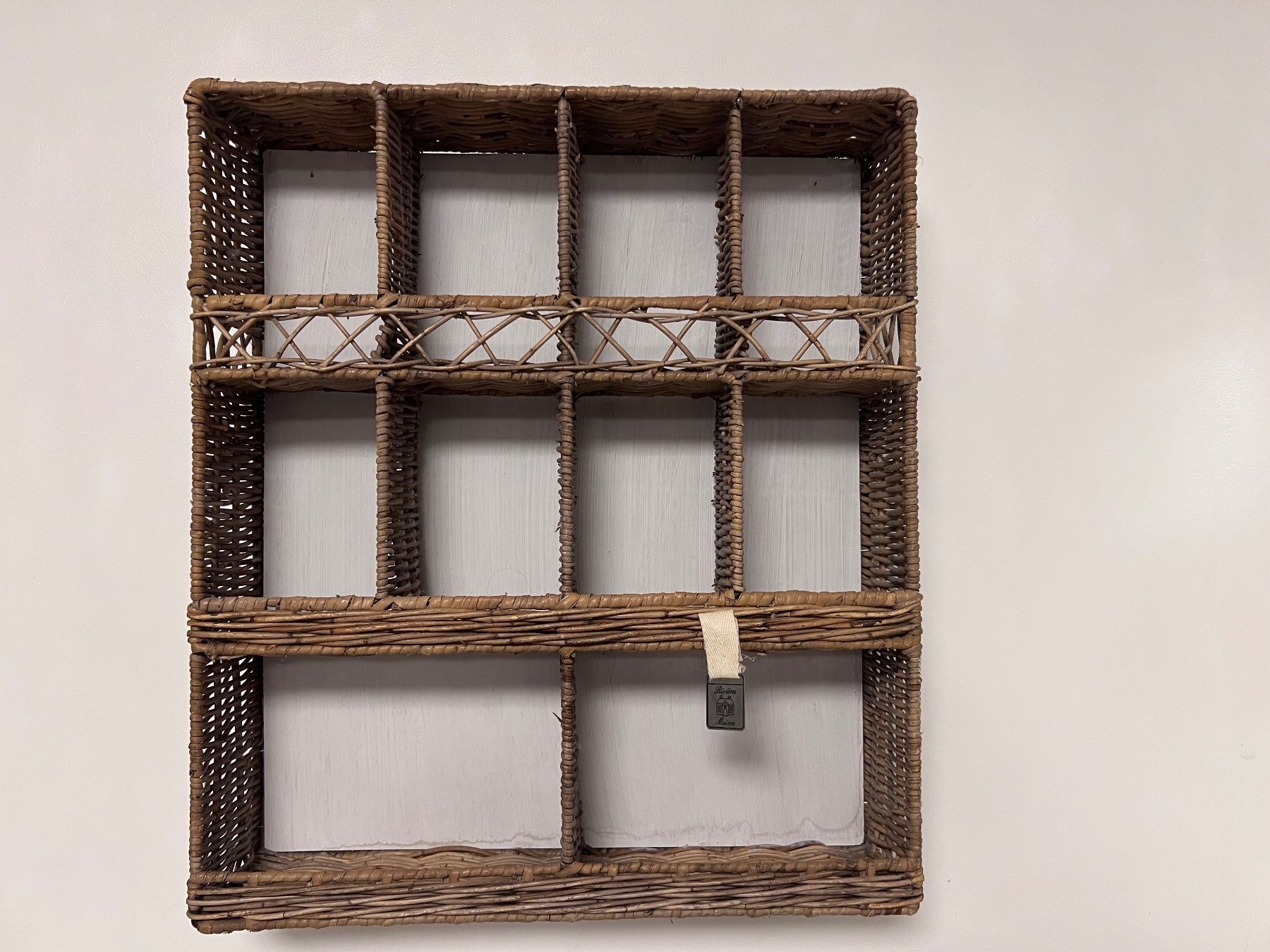 Riviera Maison Regale: Rivera Maison Rattan Wandregal – Gebraucht aus Burgdorf von Meltusia