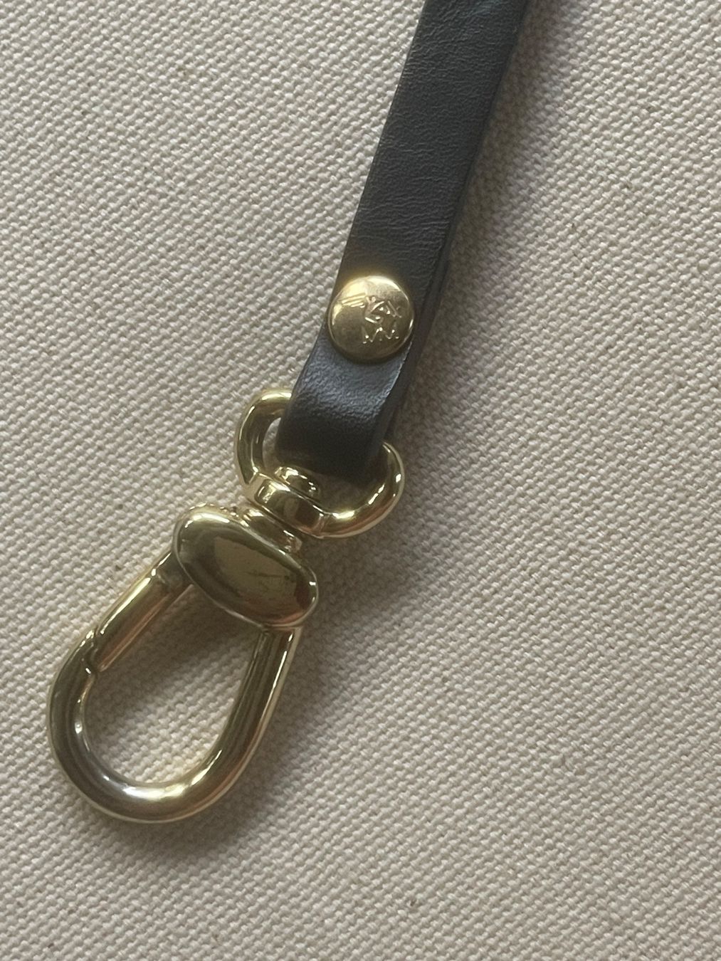 Maison Mollerus Taschen für Damen: Maison Mollerus Lederband mit Karabiner – Gebraucht aus Dietikon von Nieselchen