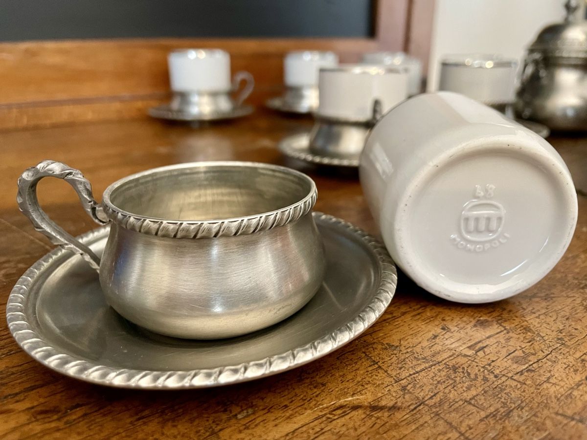 Tazze: Set da Caffè Vintage in Ceramica e Peltro – Usato da Seseglio venduto da GiacominiAntiques 3