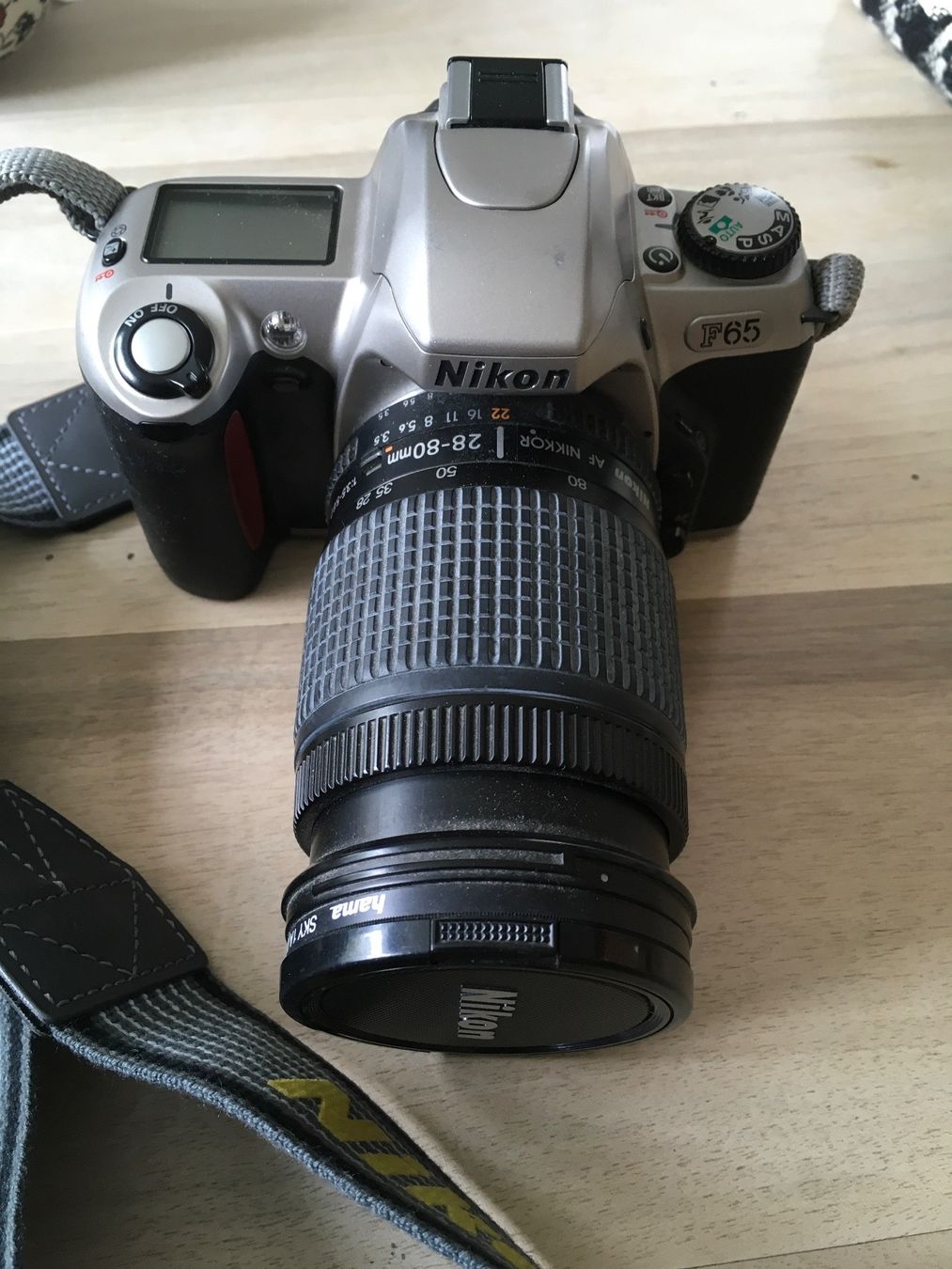 Nikon Fotocamera: Analog Nikon F65 Spiegelreflexkamera – Usato da Langenthal venduto da Mondstein0