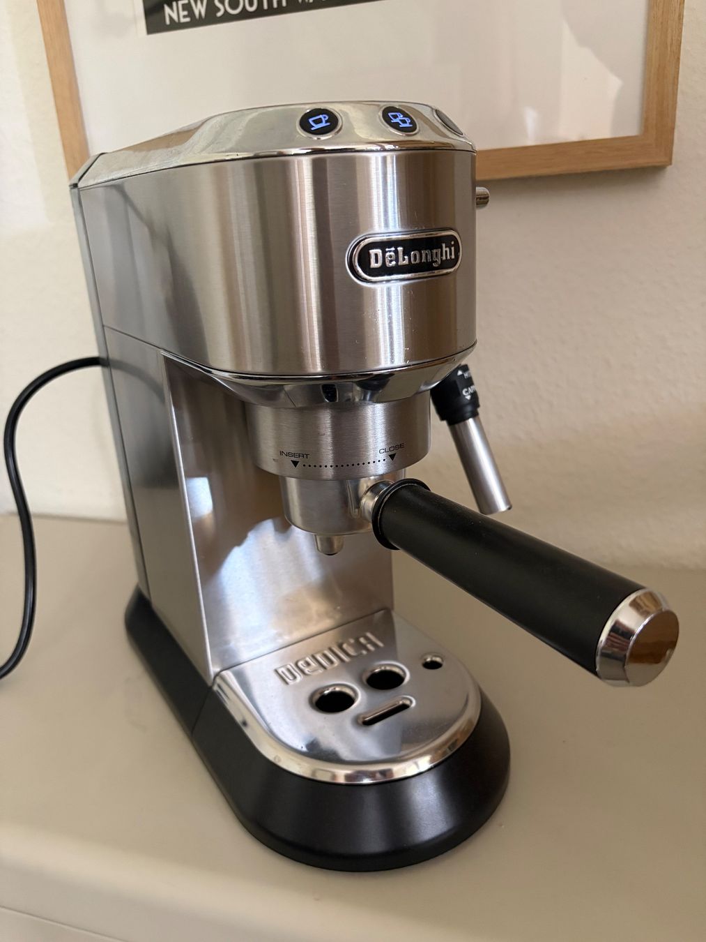 De'Longhi Machines à café & Machines à expresso: De'Longhi Dedica Coffee Machine – D'occasion à Riehen par ian_zl6t