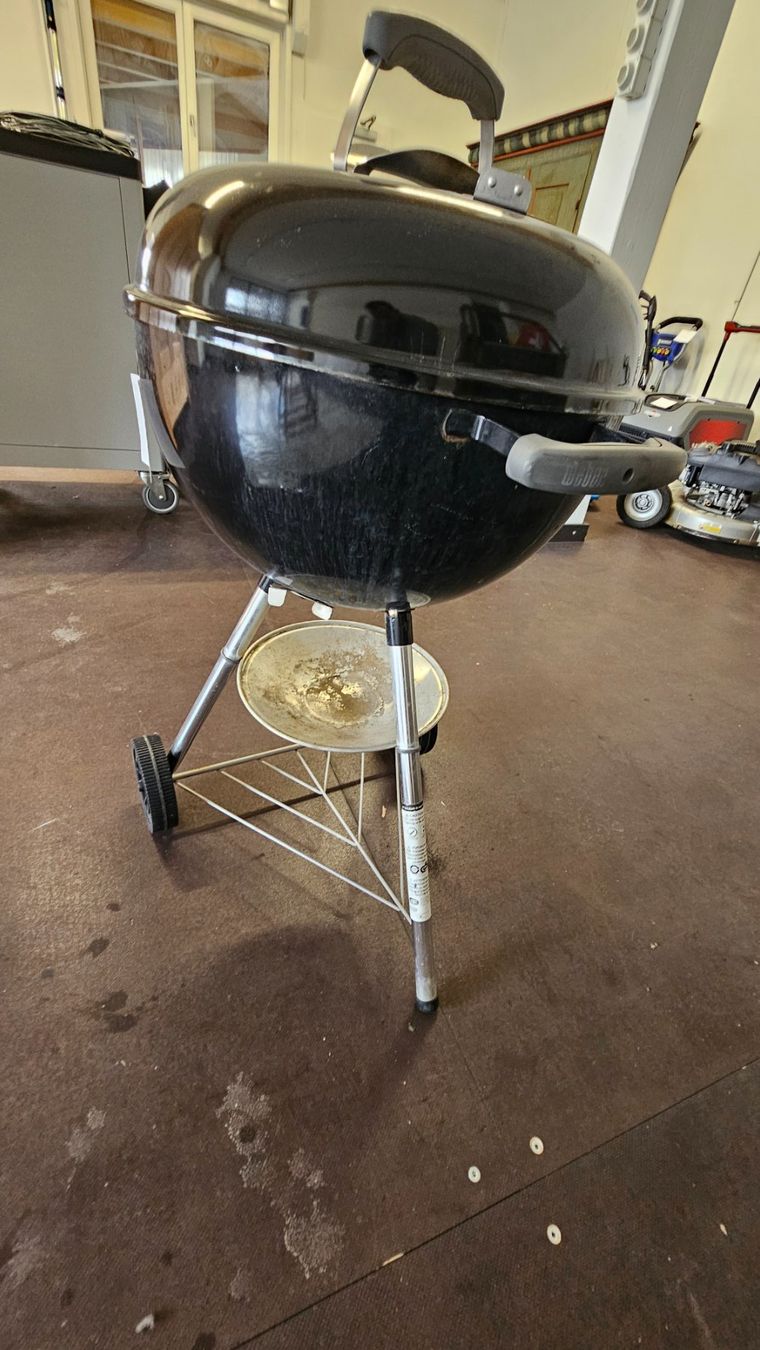 Weber Grils: Holzkohlegrill WEBER – D'occasion à Diessenhofen par Osio 4