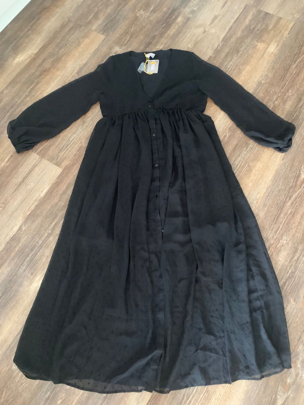 Robes: Kleid – Neuf (Voir description) à Emmen par Bgucci_girl 1
