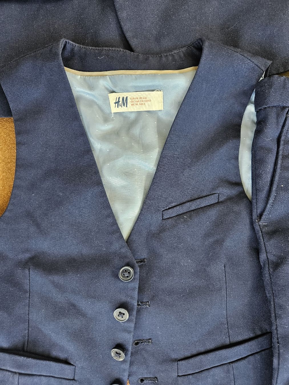 H&M Completi: H&M Anzug Set, Grösse 116, dunkelblau – Usato da Eschenbach SG venduto da MarThu 2
