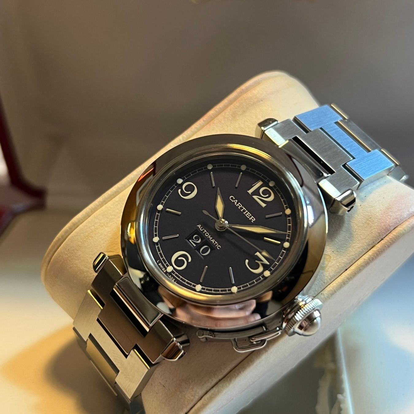 Cartier Uhren: Cartier Pasha C Big Date Automatic W31047M7 – Gebraucht aus Carouge GE von Watchaser 8