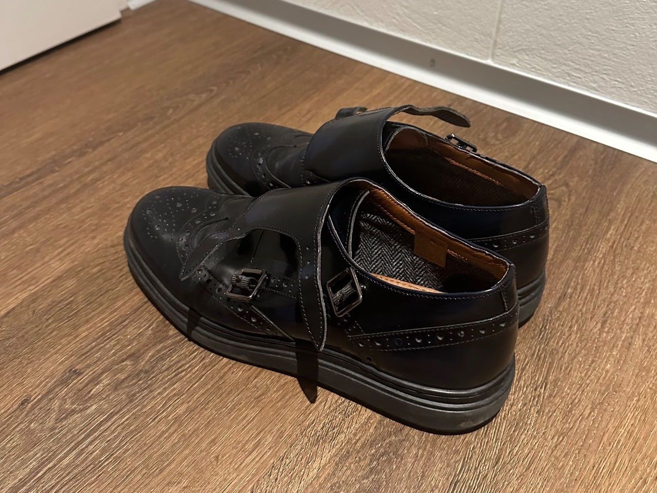 Scarpe da uomo: Dunkelblaue Nak Lackleder Doppel-Monkstrap – Nuovo (secondo la descrizione) da Kölliken venduto da mar_8jjj 2