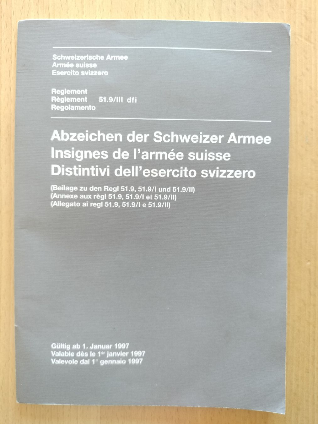 Libri: Schweizer Armee Militär Abzeichen Büchlein – Usato da Schwanden Sigrisw venduto da cadieux71