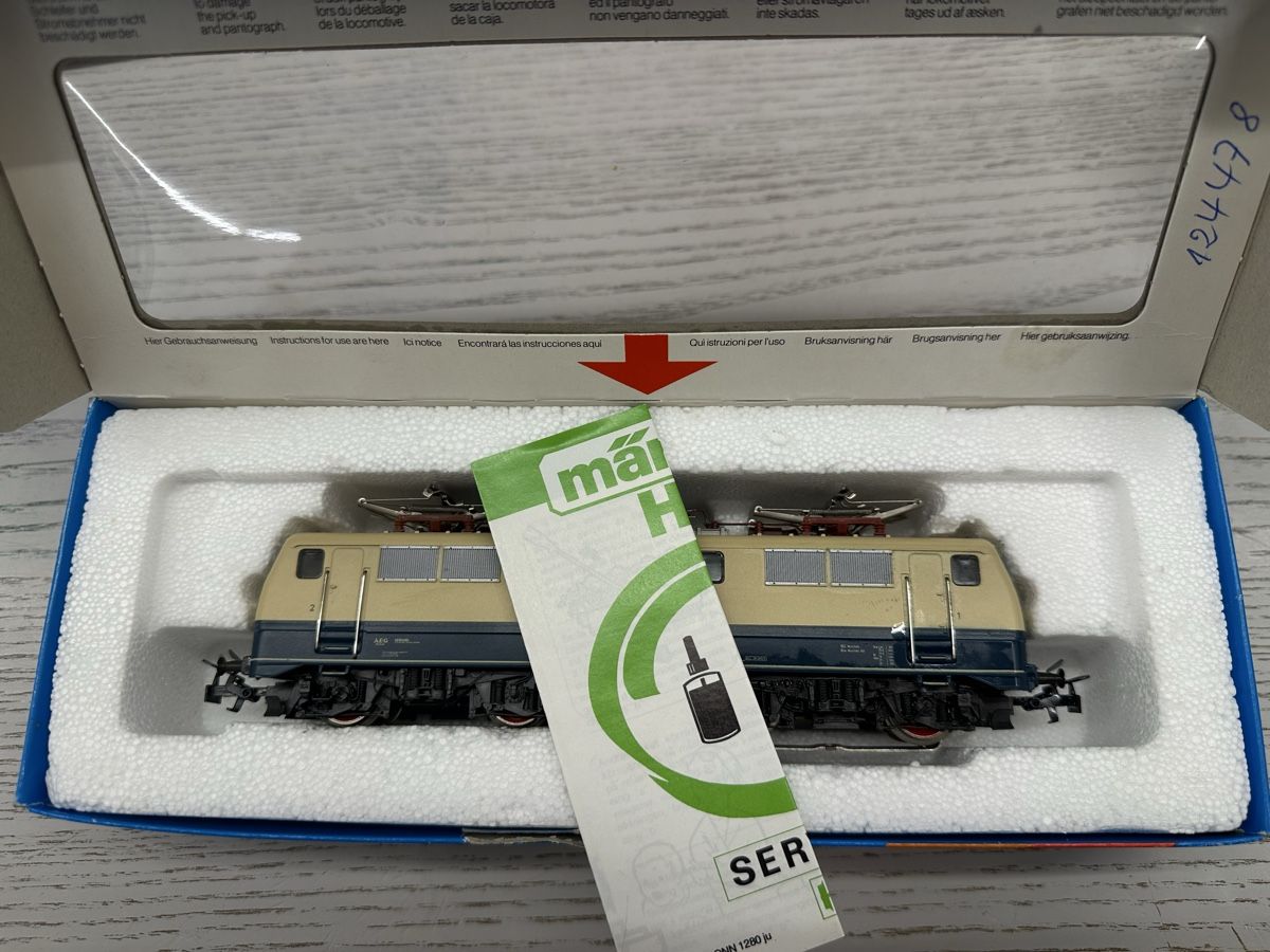 Märklin Modelleisenbahnen: Märklin 3042 DB BR 111 – Gebraucht aus Lupsingen von New-Haven 6