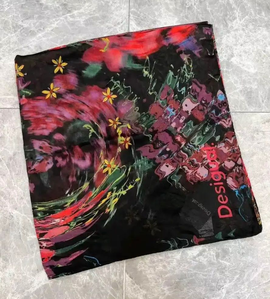 Foulard & Sciarpe: Desigual Schals – Nuovo (secondo la descrizione) da Birmenstorf AG venduto da BMW.M5 3