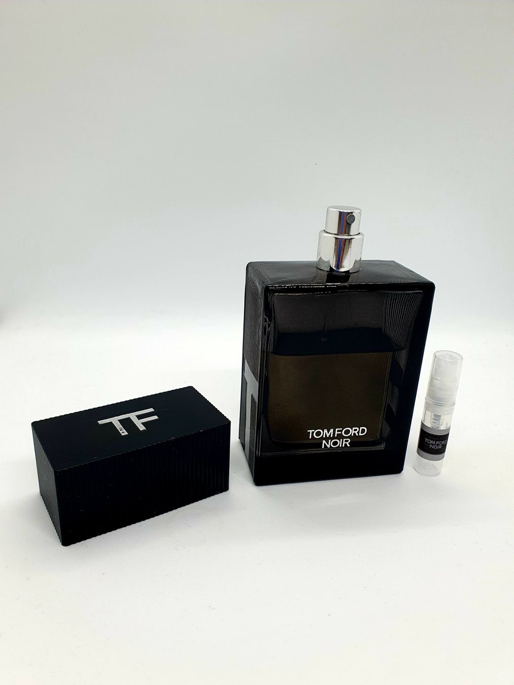 Tom Ford Profumi & Eau de Toilette: 2 ml TOM FORD NOIR EDP ABFÜLLUNG – Nuovo (secondo la descrizione) da St. Gallen venduto da CaliSunshine
