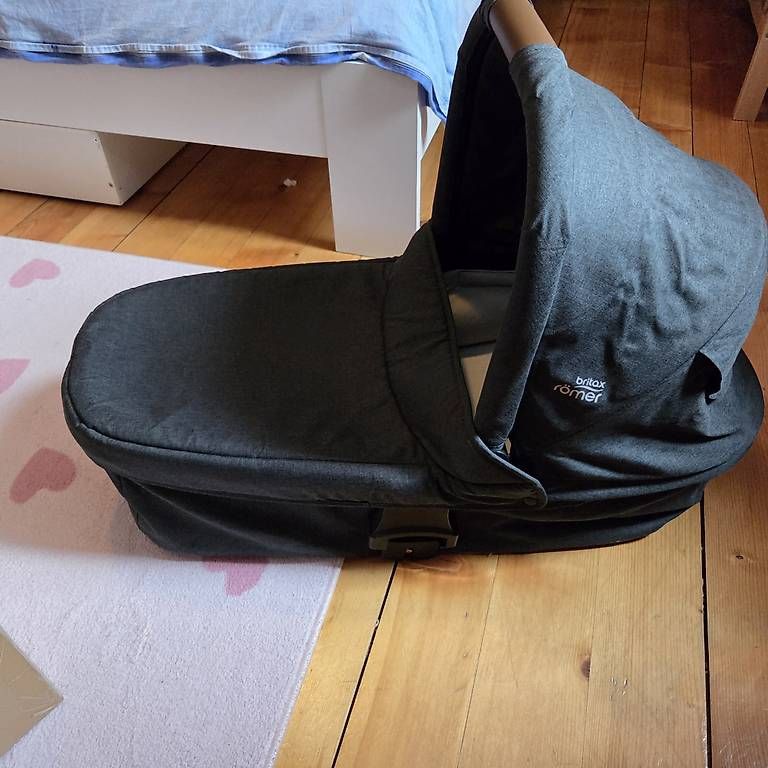 Seggiolini per auto: Britax Romer Strider M – Usato da Martigny venduto da Jokkka