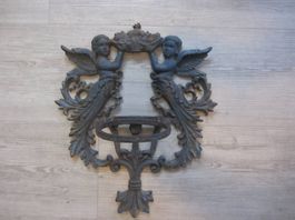 Alter Blumentopfhalter aus Gusseisen