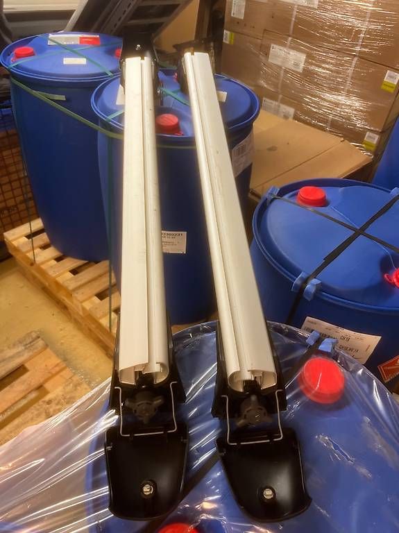 Accessories Mercedes GLA: Barres de toit, coffre, porte-skis (Gebraucht ...