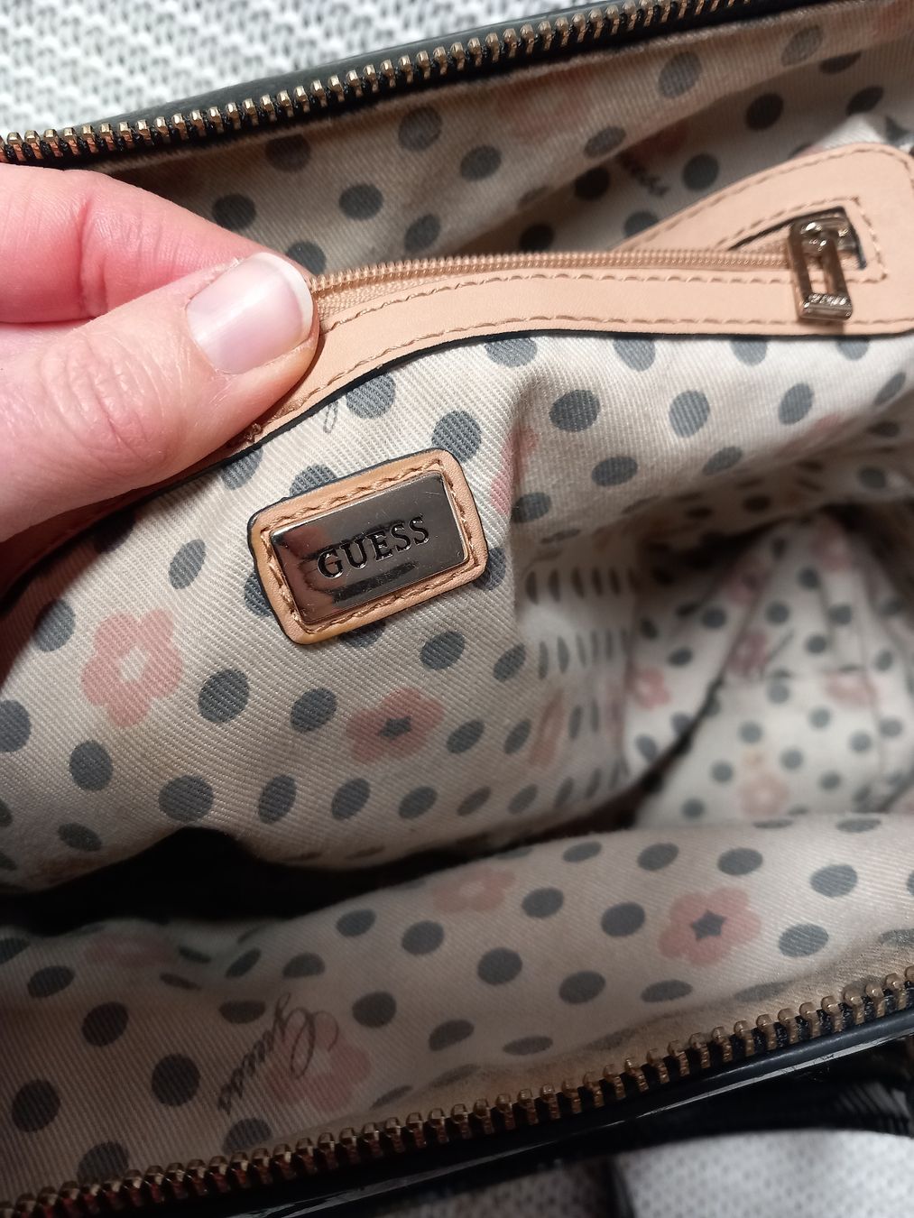 Guess Borse da donna: GUESS Handtasche – Usato da Merligen venduto da muss_haben 4