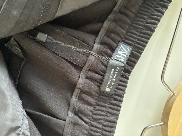 H&M Pantaloni: Schwarze Weite Hose – Usato da Zürich venduto da CoCos_Closet 3