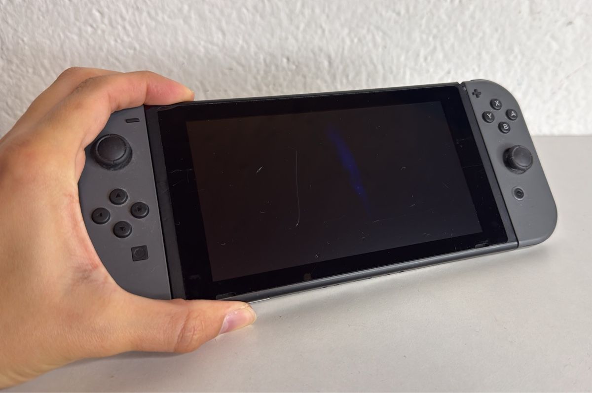 Nintendo Konsolen: Nintendo Switch Console - with complete accessories 🎮 – Gebraucht aus Ehrendingen von bubulence 3