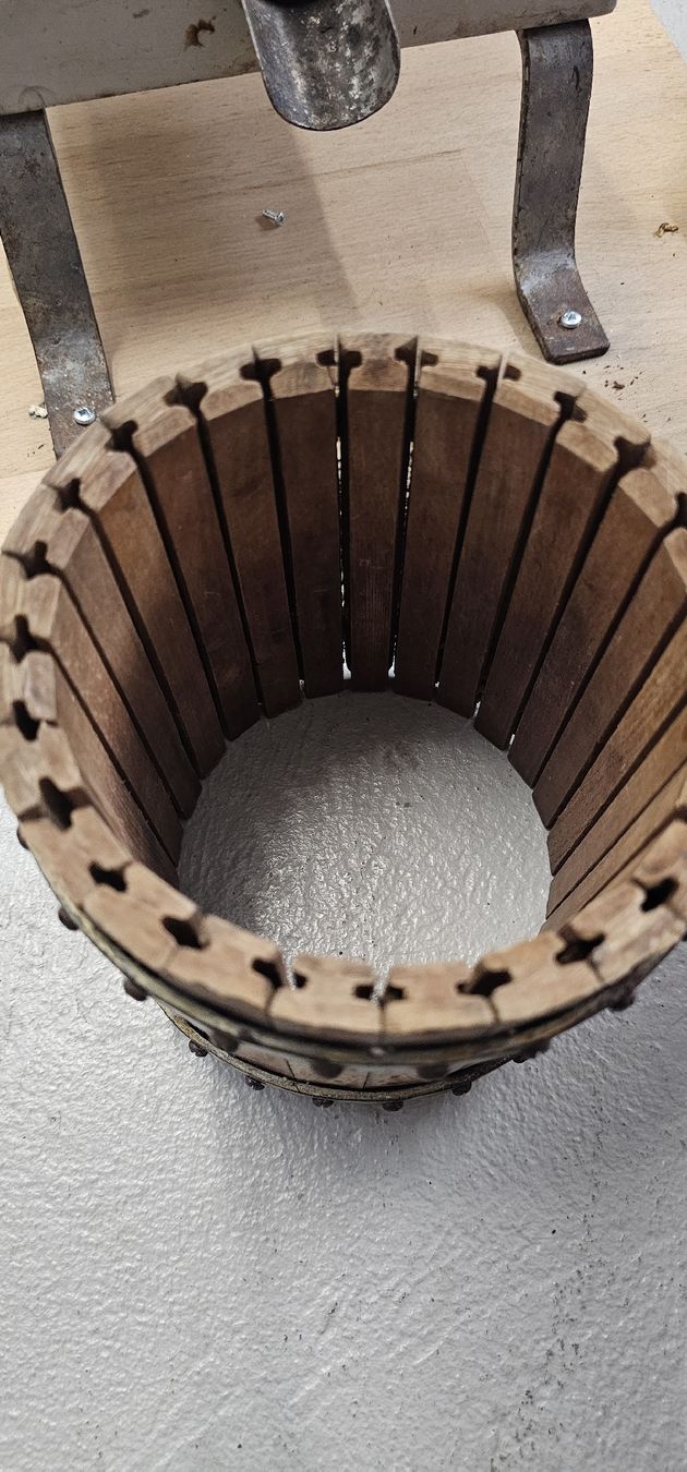 Elettrodomestici da cucina: Obstpresse /Saftpresse – Usato da Filzbach venduto da Menzi5 2