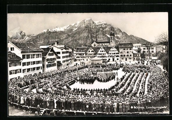 Cartoline postali: Glarus, Ortsansicht mit Versammlung am M – Usato da Berlin venduto da bartko-reher
