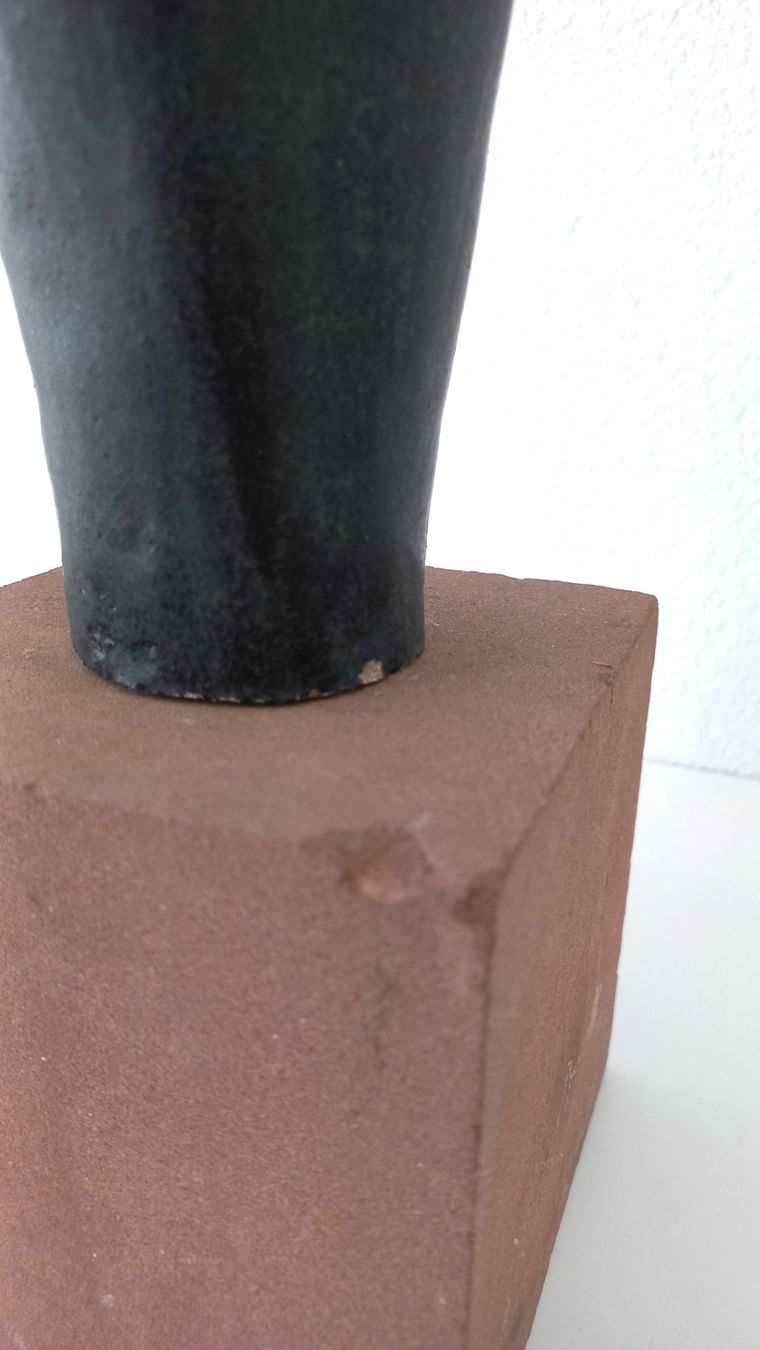 Skulpturen & Statuen: Zoomorphe Keramikskulptur auf Sockel – Gebraucht aus Bévilard von Orscha 3