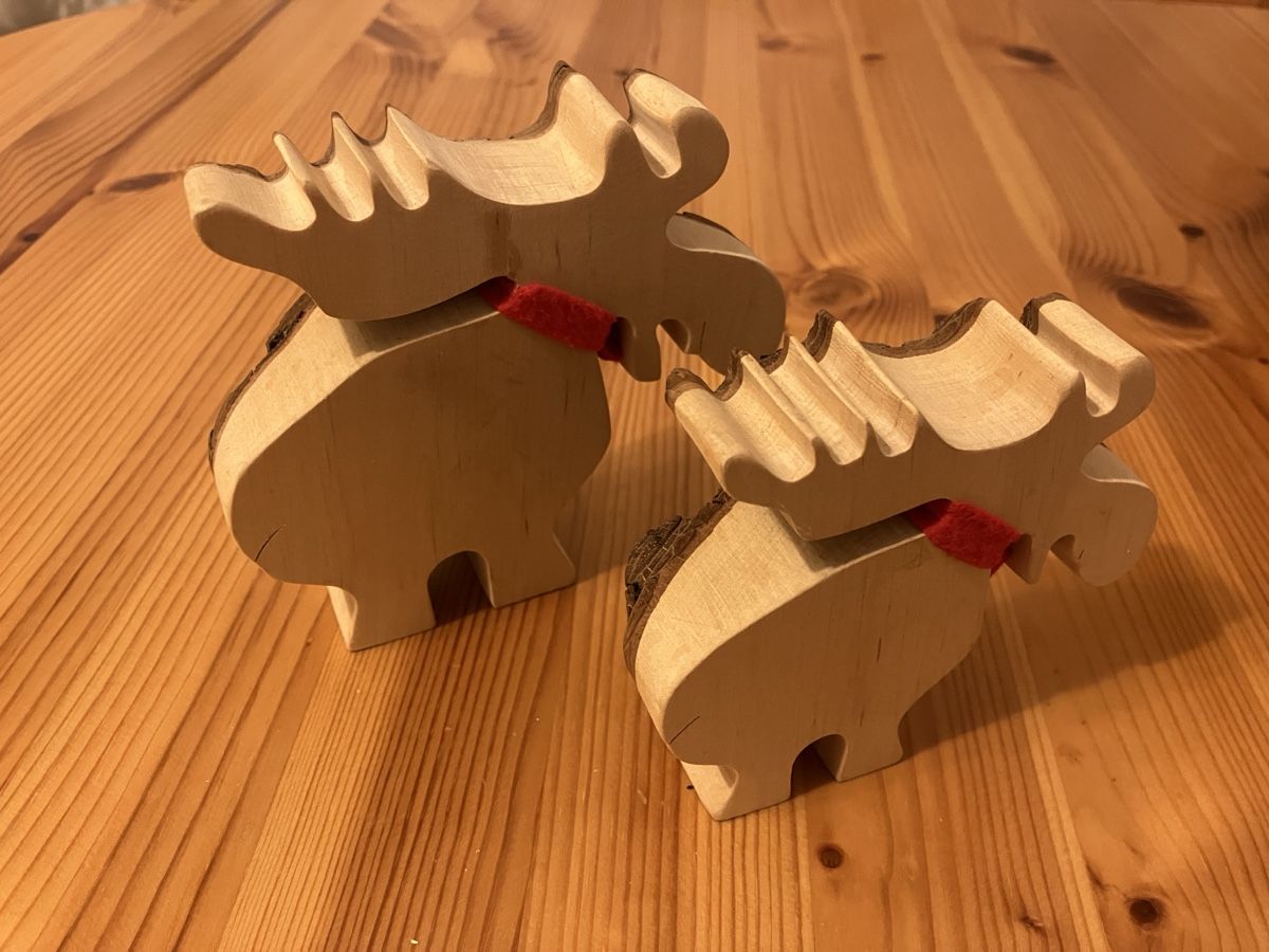 Statuette: 2 Elch Dekofiguren aus Holz – Nuovo (secondo la descrizione) da Goldau venduto da daytona82 1