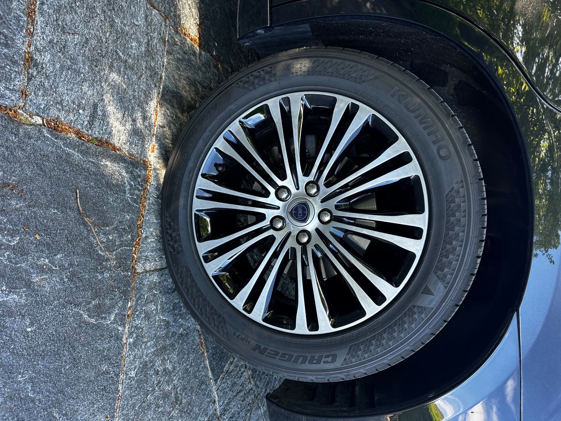 Lancia Automobili: Thema 3.6 AWD schwarz schwarz – Usato da Dübendorf venduto da Sbarc 5