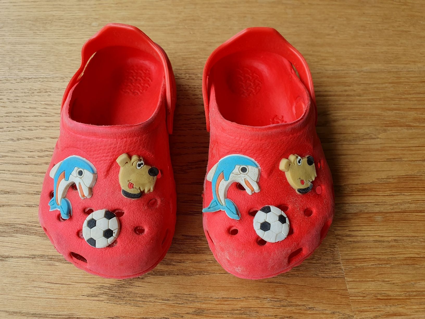 Scarpe per ragazzi: Plastik Schuhe Gr. 19/20 – Usato da Villars-sur-Glâne venduto da richardette 1