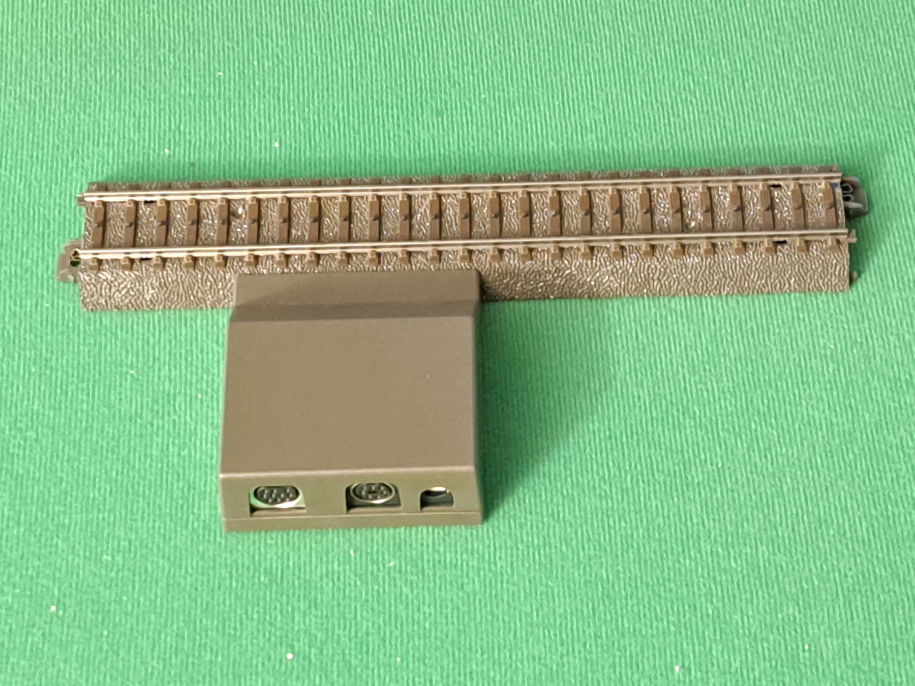 Märklin Modellini di ferrovie: Märklin Modellbahn Gleise + Anschluss-Box + Kabel – Usato da Spiez venduto da Pistach99 1